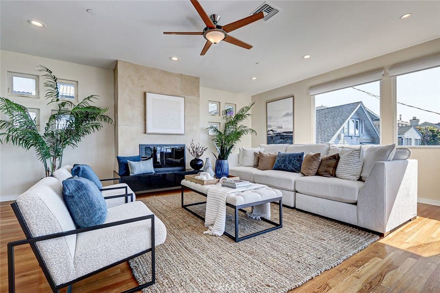Property photo for 221 4th Place, Manhattan Beach, CA
