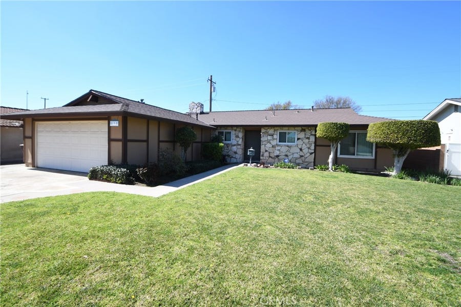 Property photo for 835 S Chantilly Street, Anaheim, CA