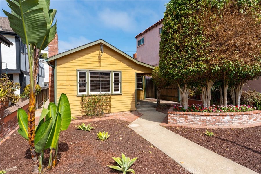 Property photo for 425 30th Street, Manhattan Beach, CA