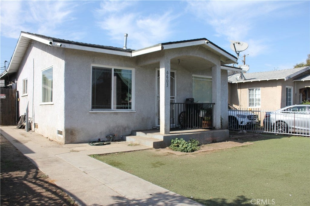 6603 6th Avenue, Los Angeles, 90043