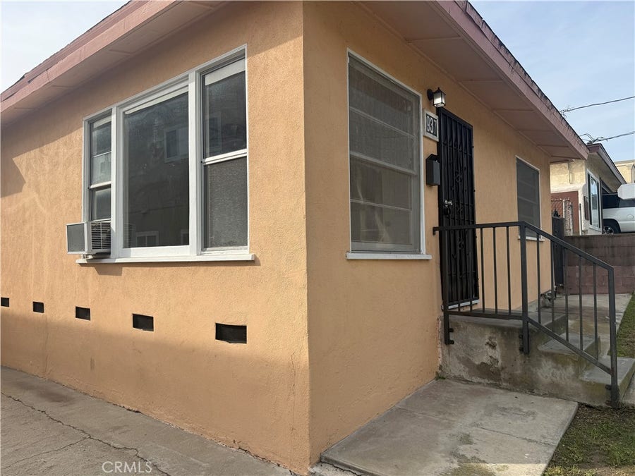 Property photo for 935 W 17th, San Pedro, CA