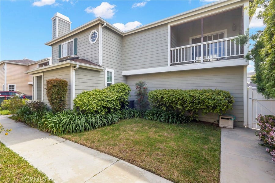 Property photo for 3327 California Avenue, Signal Hill, CA