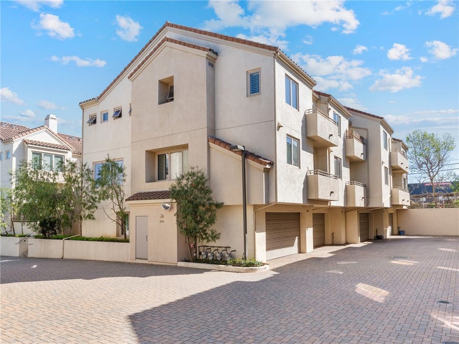Property photo for 305 Kansas Street, #D, El Segundo, CA