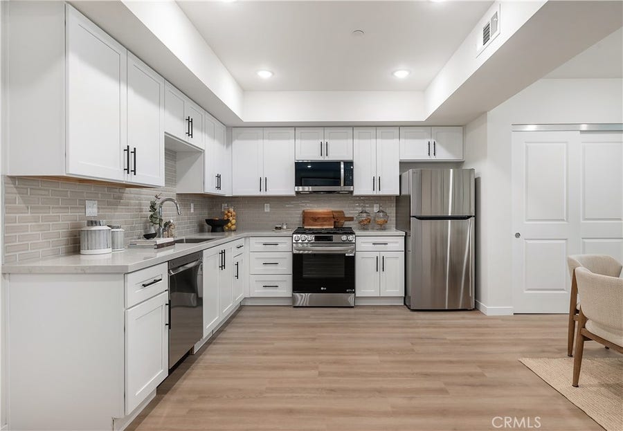 Property photo for 1303 S Orange Grove Avenue, #601, Los Angeles, CA