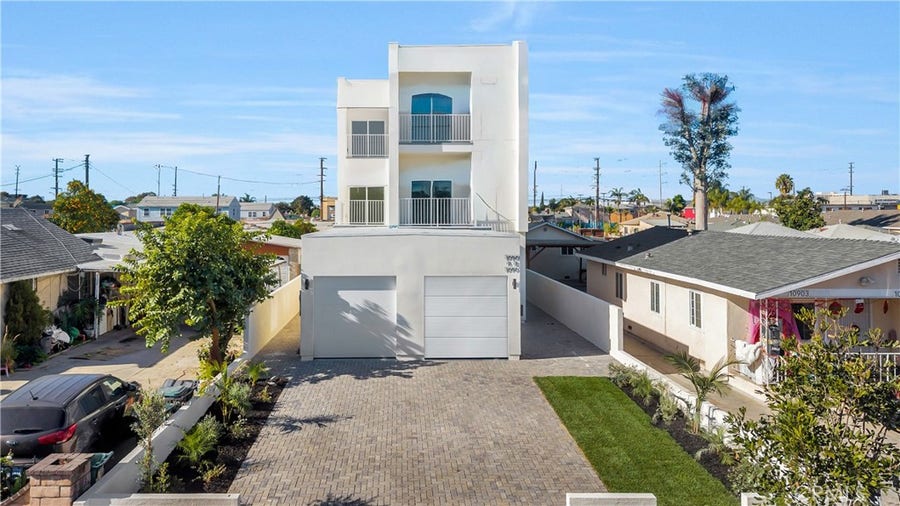 Property photo for 10905 Dalerose Avenue, Inglewood, CA