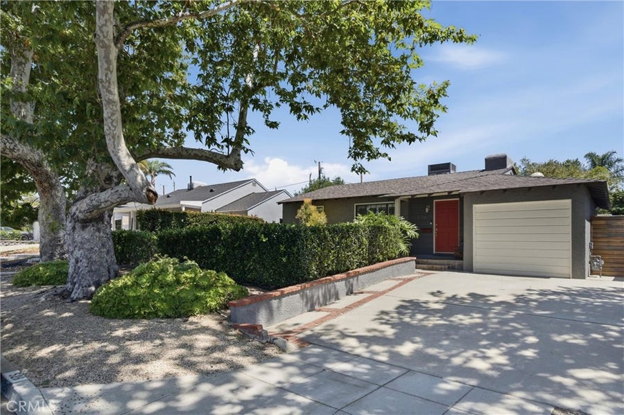 Property photo for 526 N Toluca Park Drive, Burbank, CA