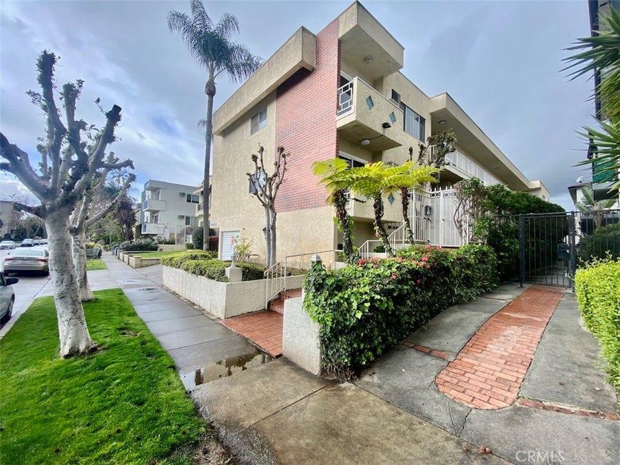 Property photo for 1115 S Wooster Street, #201, Los Angeles, CA