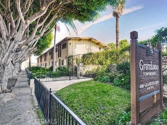 Property photo for 4040 Grand View Boulevard, #19, Los Angeles, CA