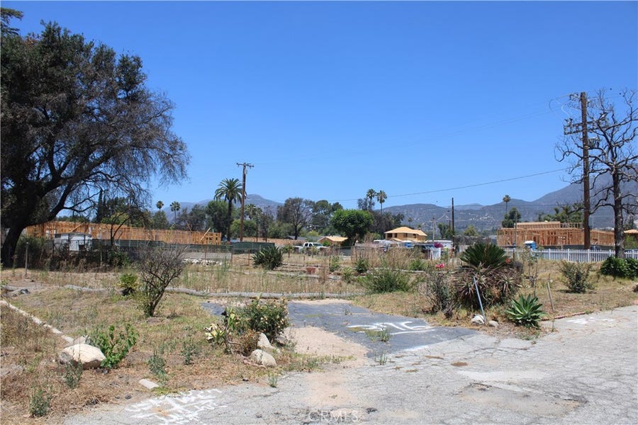Property photo for 376 W Harriet, Altadena, CA