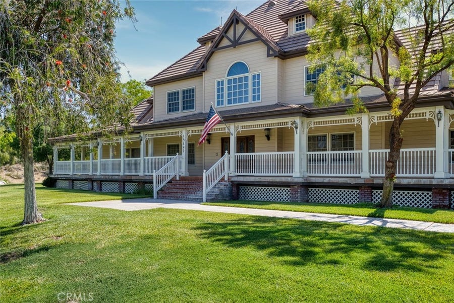 Property photo for 15142 Sierra Highway, Canyon Country, CA