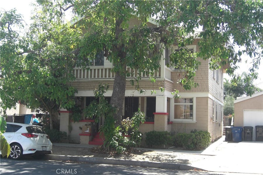 Property photo for 3846 S Gramercy Place, Los Angeles, CA