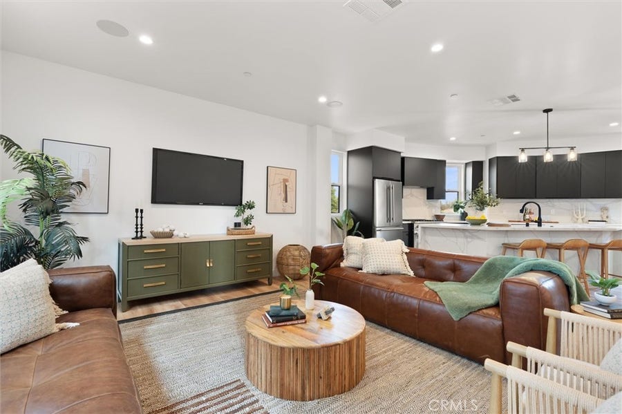Property photo for 6059 N Tujunga Avenue, North Hollywood, CA