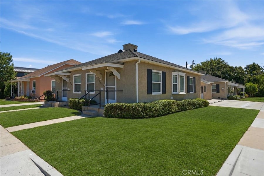 Property photo for 1004 W Clark, Burbank, CA