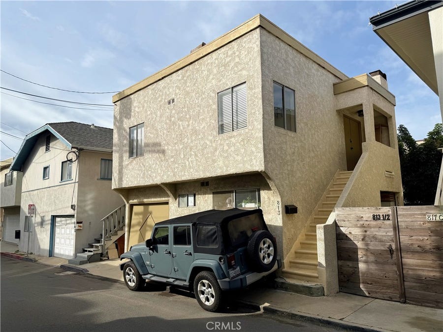 Property photo for 813 Bayview, Manhattan Beach, CA
