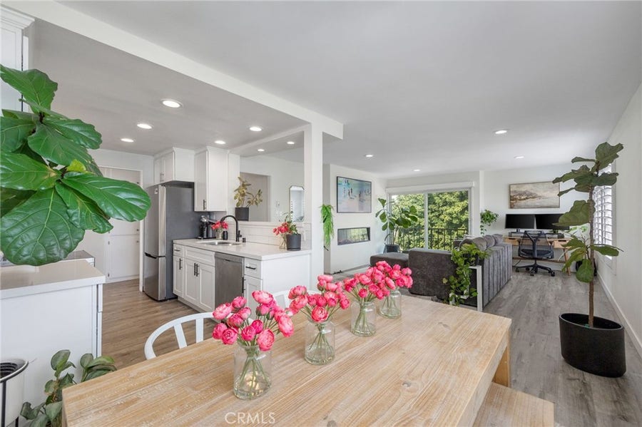 Property photo for 100 Loma Avenue, #404, Long Beach, CA