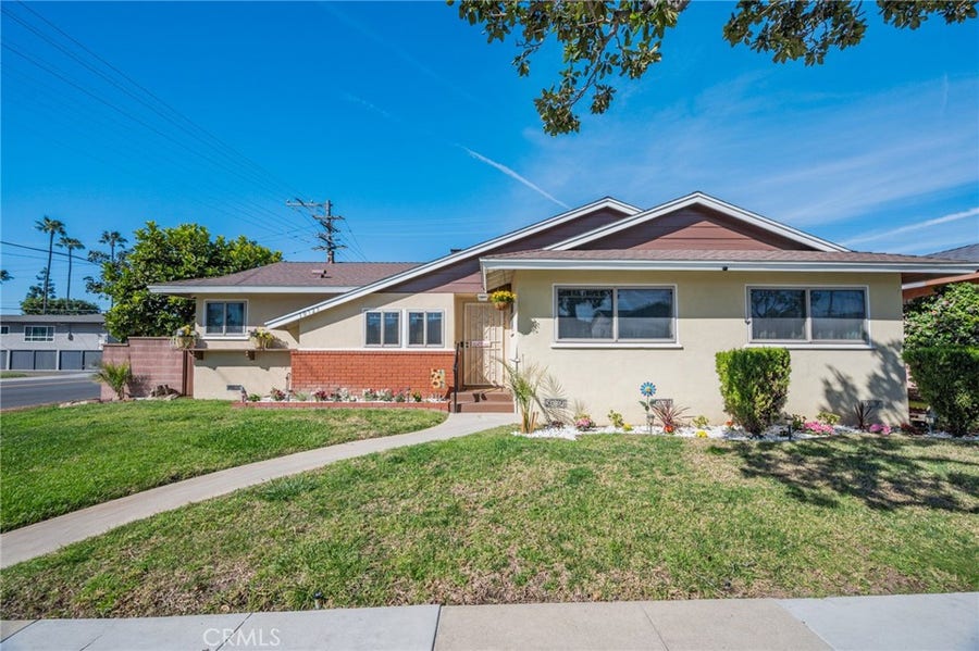Property photo for 10725 S 8th Avenue, Inglewood, CA