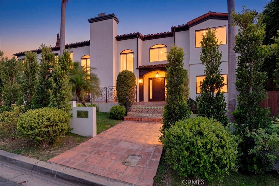 Property photo for 620 9th St, Manhattan Beach, CA