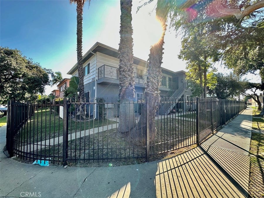 Property photo for 10215 S 10th Avenue, #6, Inglewood, CA