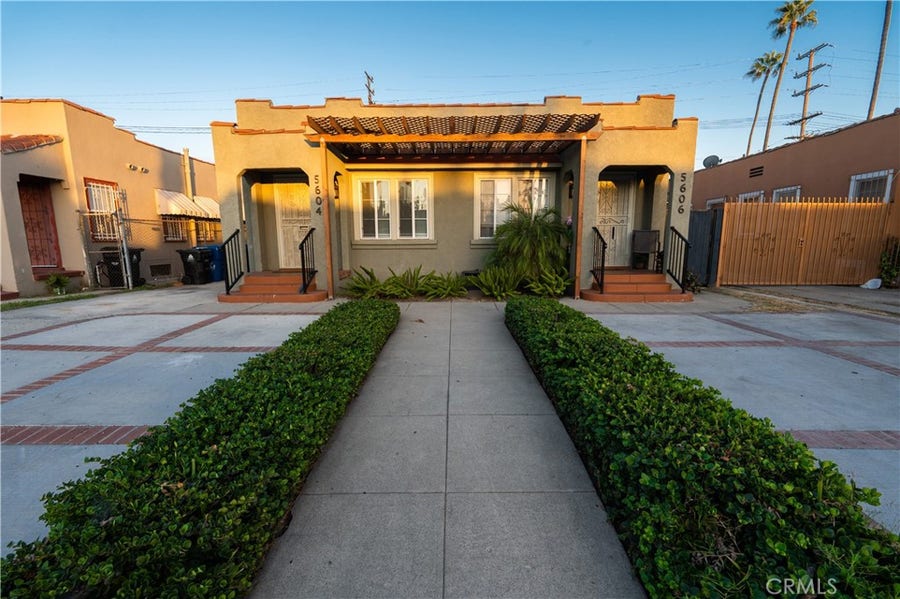 Property photo for 5604 S Manhattan Place, Los Angeles, CA