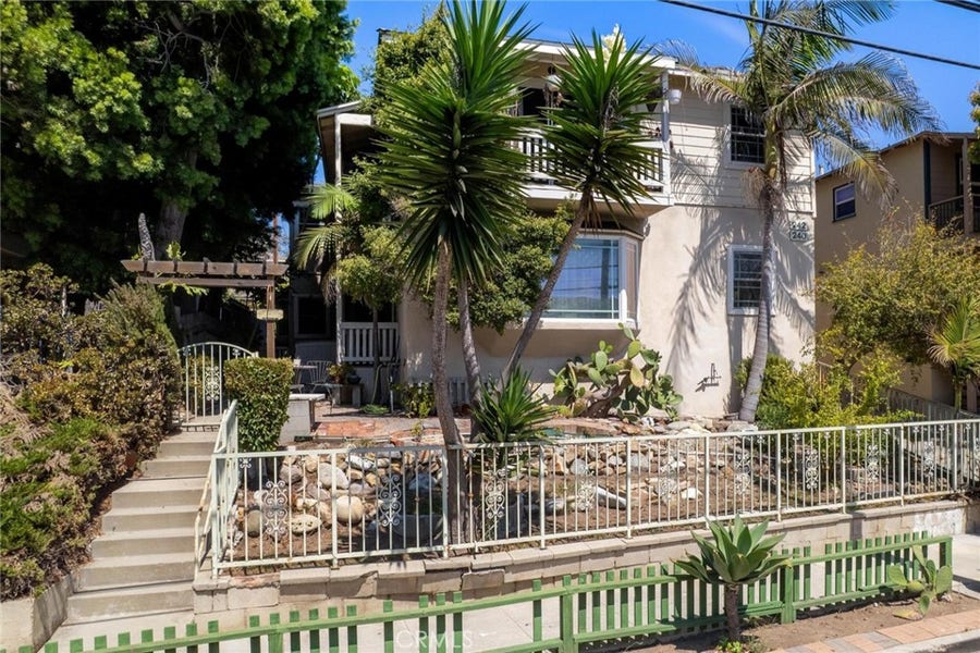 Property photo for 240 Hampton Drive, Venice, CA