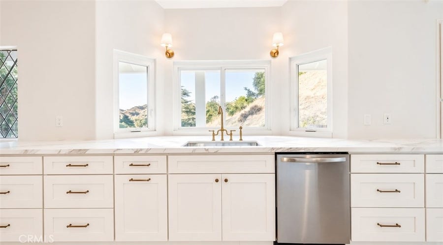 Property photo for 15604 Saddleback, Canyon Country, CA