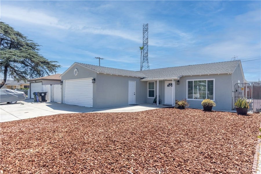 Property photo for 2584 Fernley Dr, Duarte, CA