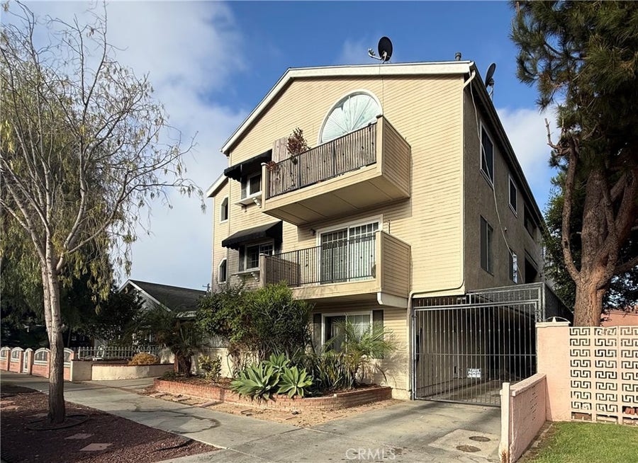Property photo for 1123 Junipero Avenue, #7, Long Beach, CA