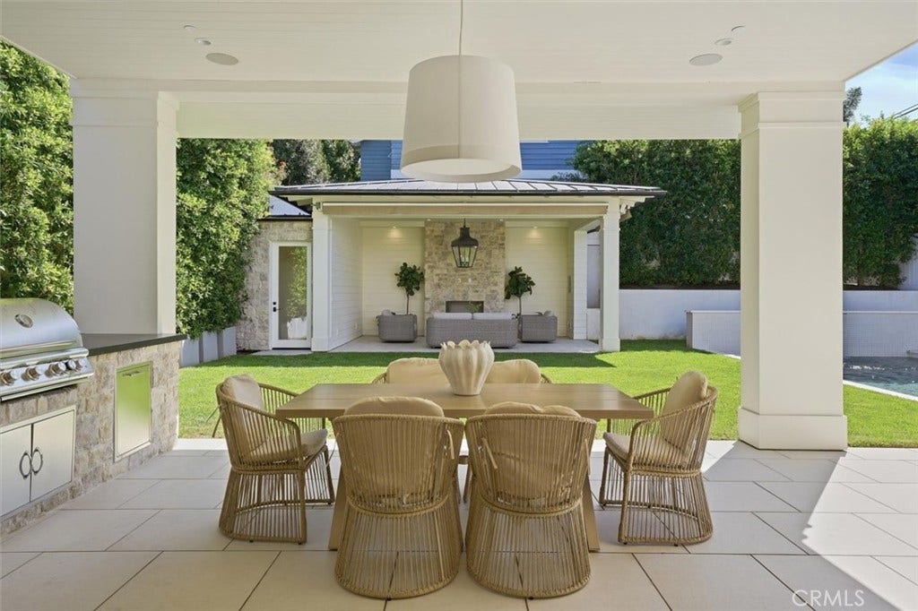 1002 10th, Manhattan Beach, CA 90266
