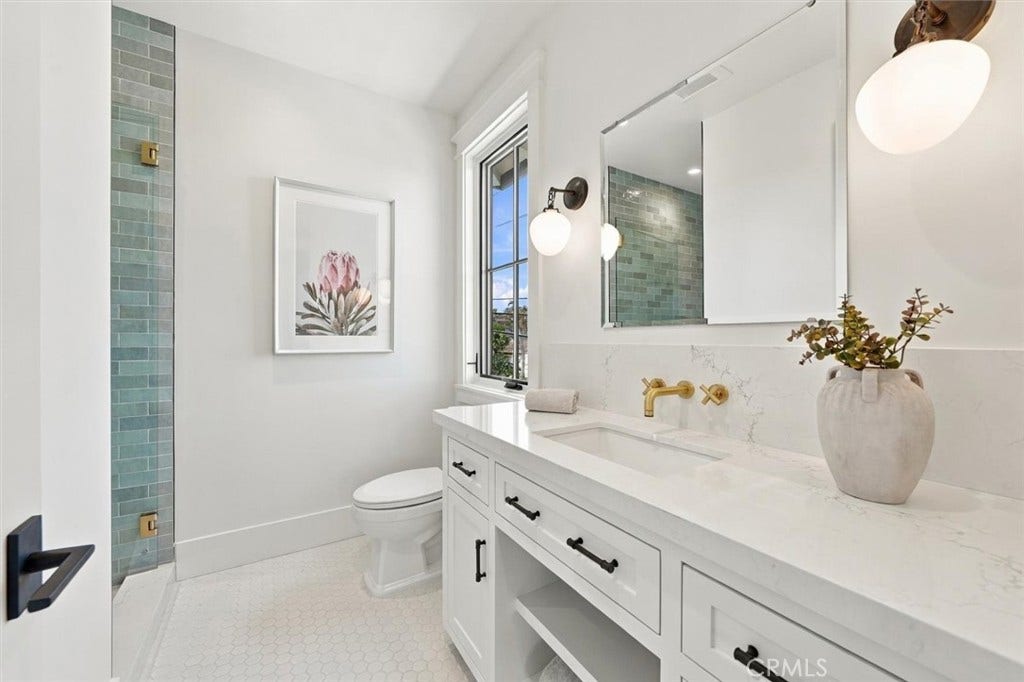 1002 10th, Manhattan Beach, CA 90266