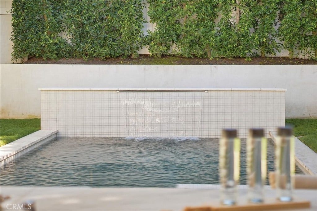 1002 10th, Manhattan Beach, CA 90266