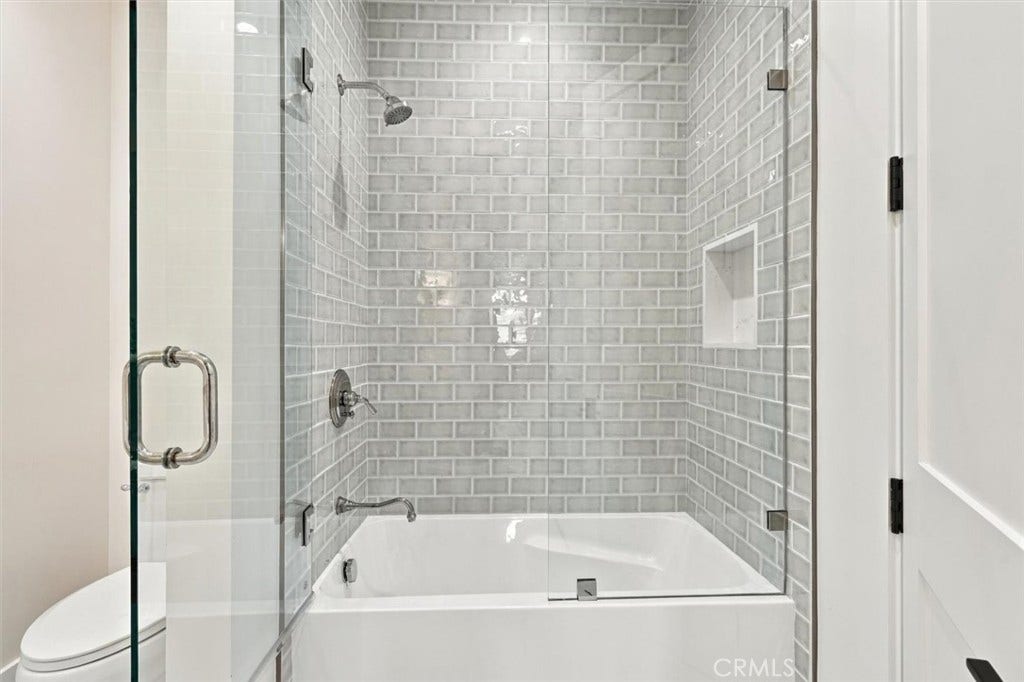1002 10th, Manhattan Beach, CA 90266