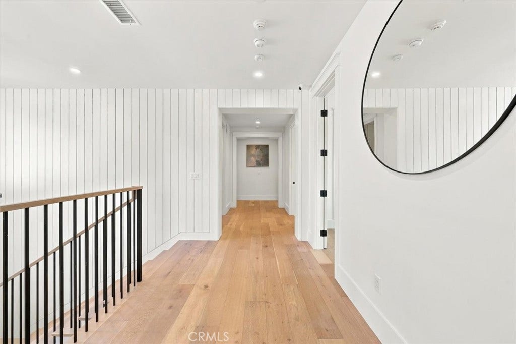 1002 10th, Manhattan Beach, CA 90266