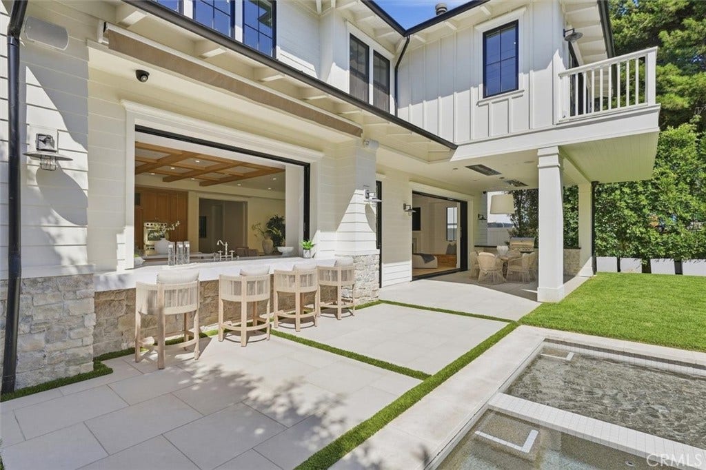 1002 10th, Manhattan Beach, CA 90266