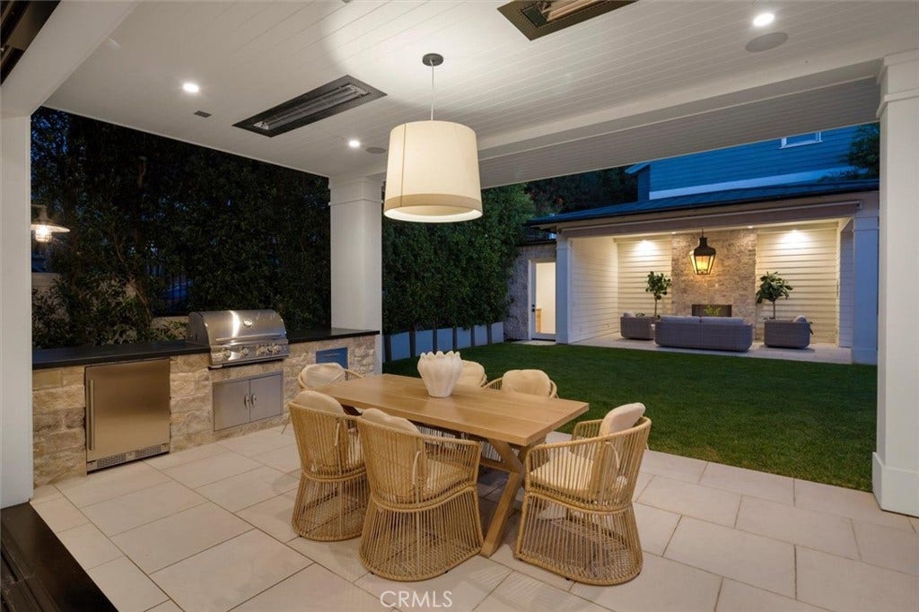 1002 10th, Manhattan Beach, CA 90266