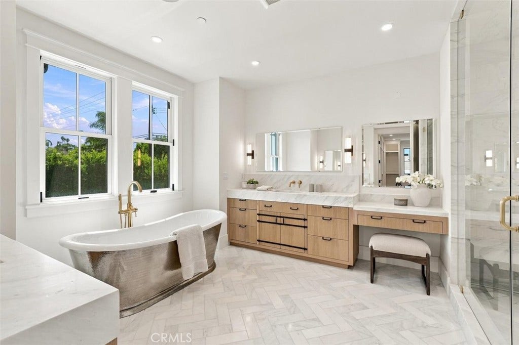 1002 10th, Manhattan Beach, CA 90266