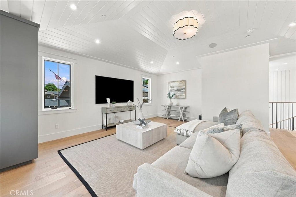 1002 10th, Manhattan Beach, CA 90266