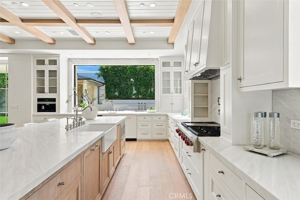 1002 10th, Manhattan Beach, CA 90266