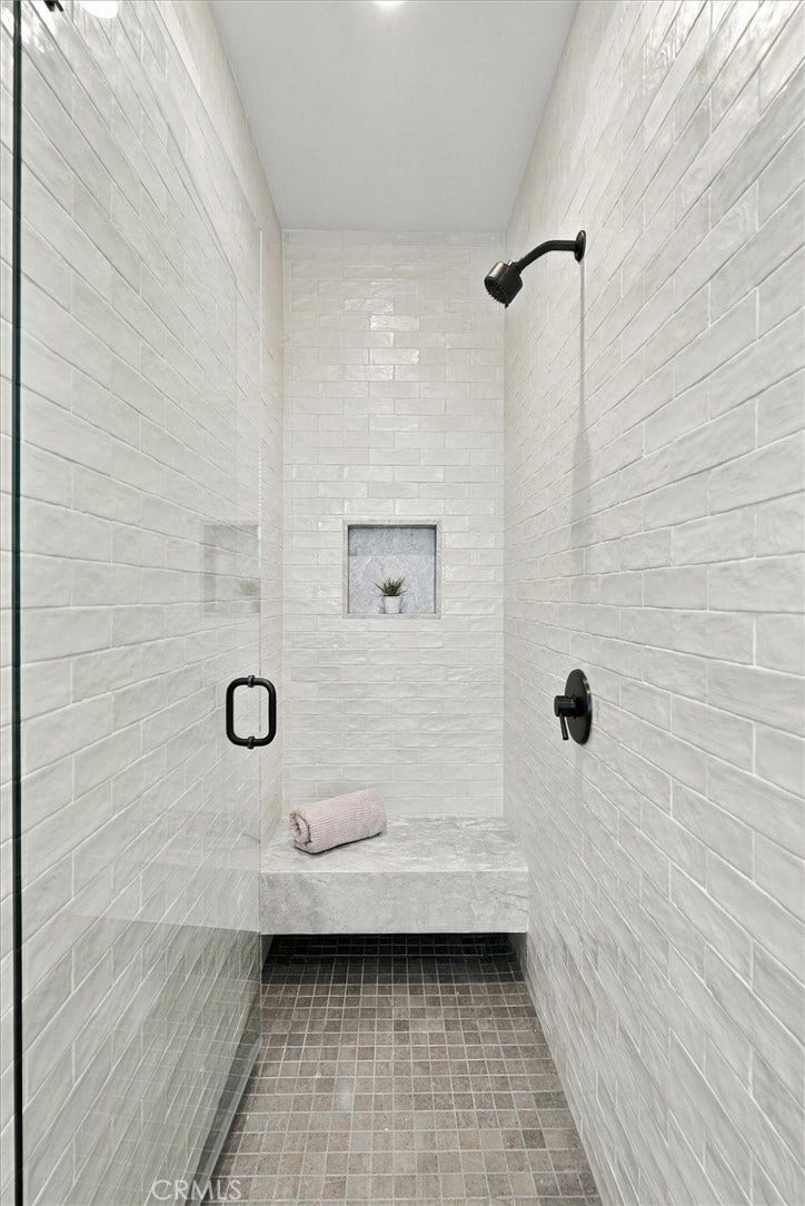 1002 10th, Manhattan Beach, CA 90266