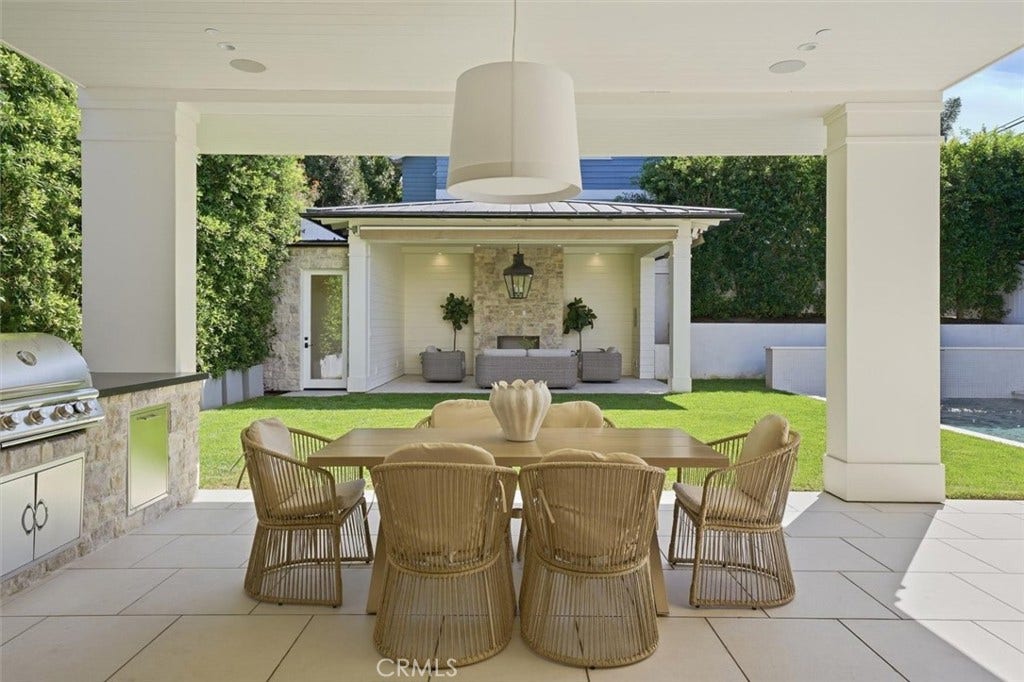 1002 10th, Manhattan Beach, CA 90266