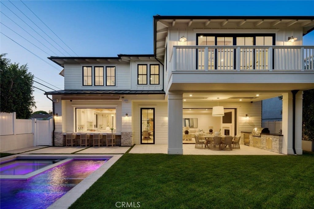 1002 10th, Manhattan Beach, CA 90266