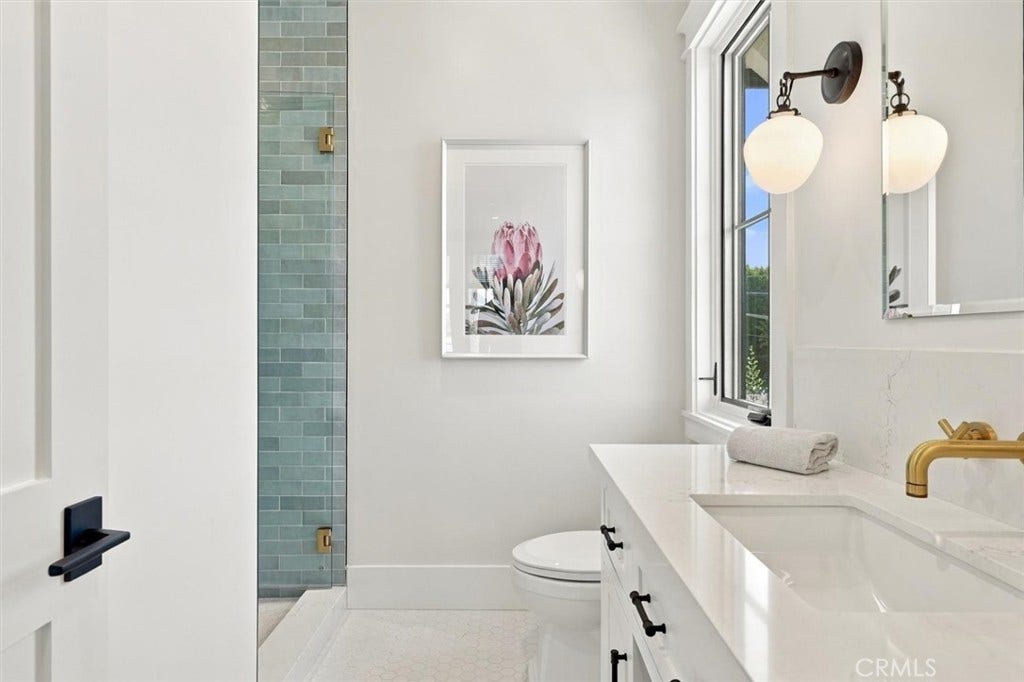 1002 10th, Manhattan Beach, CA 90266