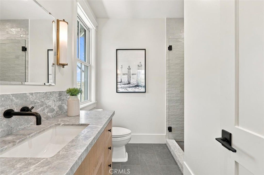 1002 10th, Manhattan Beach, CA 90266