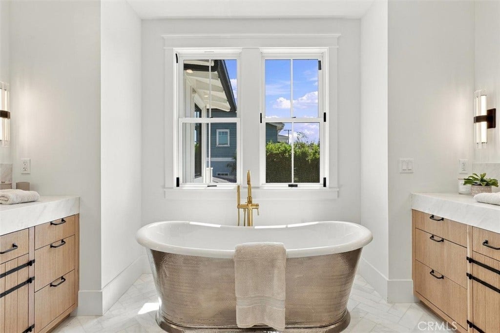 1002 10th, Manhattan Beach, CA 90266