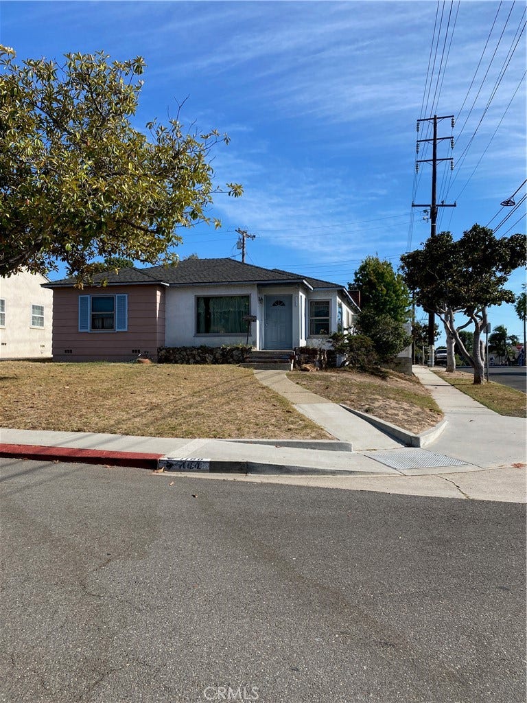Property photo for 1100 E Acacia Avenue, El Segundo, CA