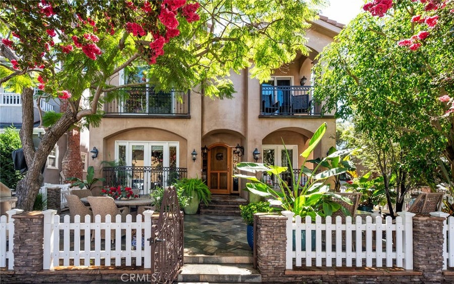 Property photo for 132 Park, Long Beach, CA