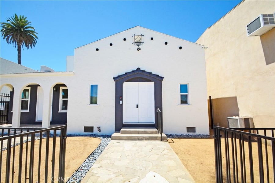 Property photo for 911 Pacific Avenue, Long Beach, CA