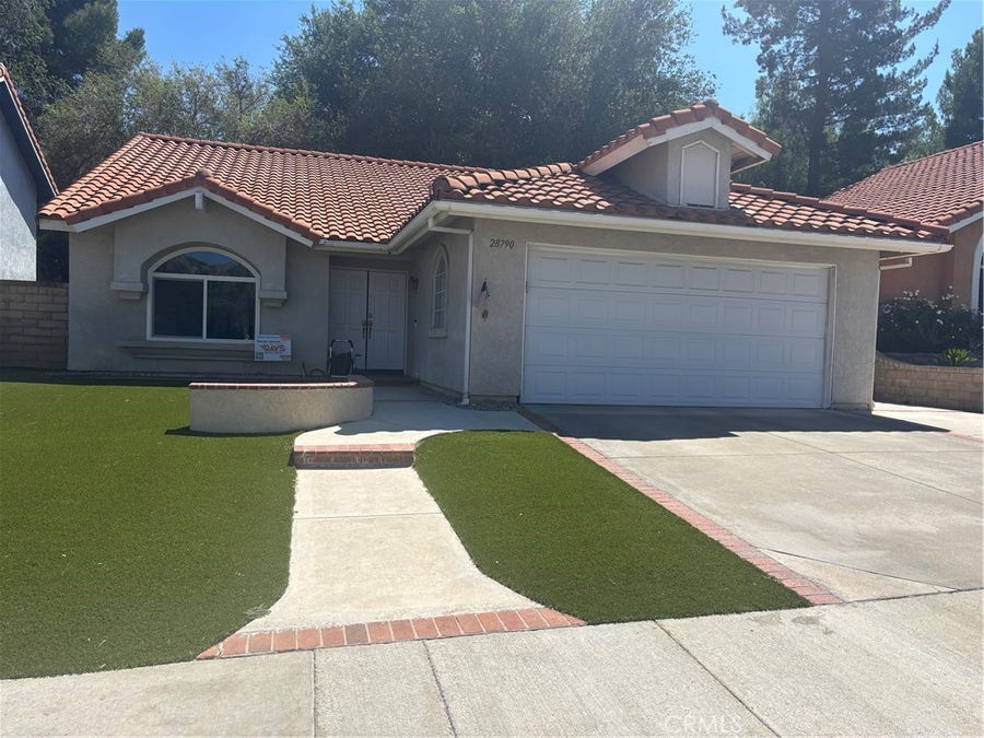 Property photo for 28790 Shadow Valley, Saugus, CA