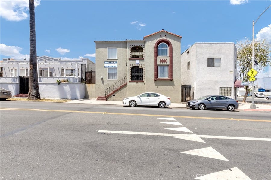 Property photo for 1211 Magnolia Avenue, Long Beach, CA