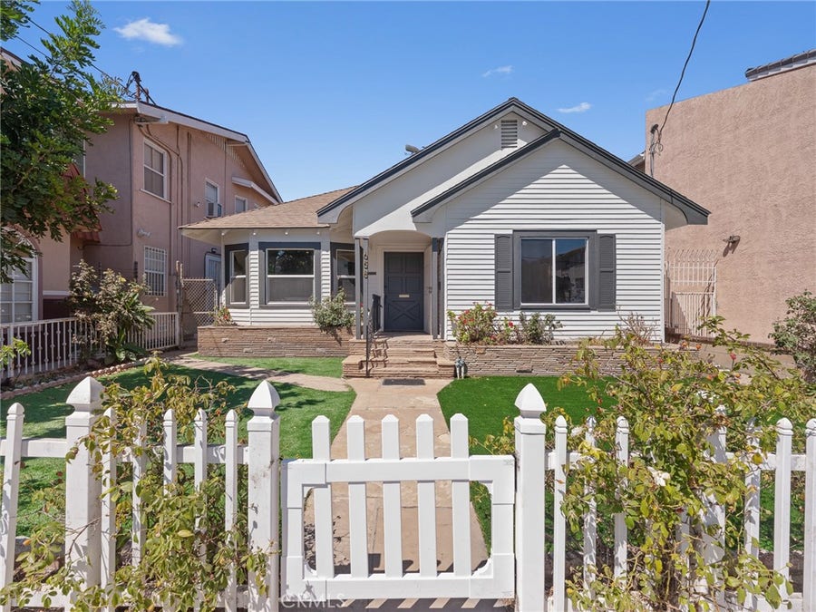 Property photo for 658 W 7th, San Pedro, CA