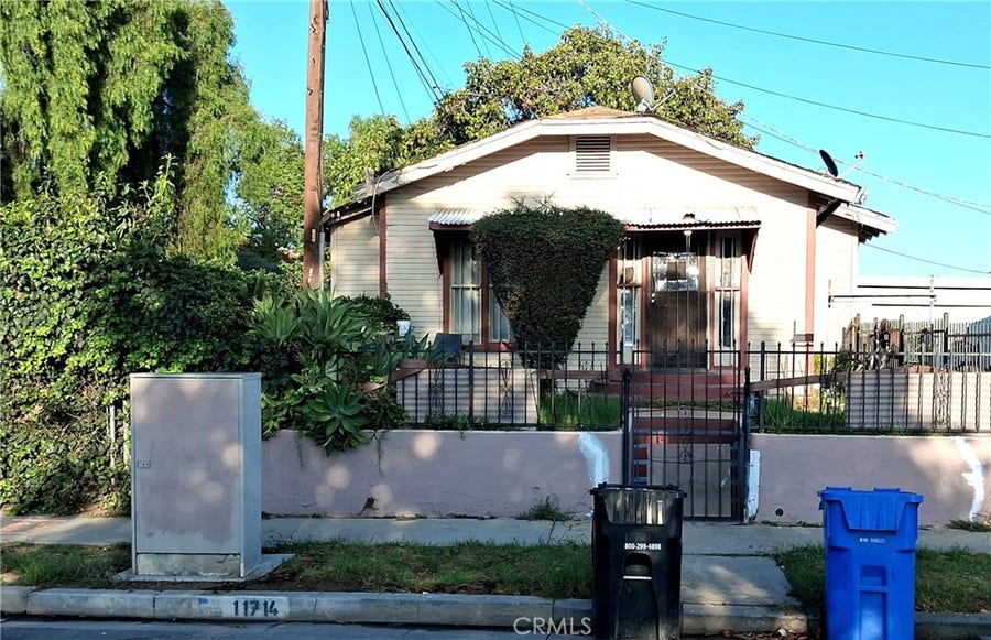 Property photo for 11714 S San Pedro, Los Angeles, CA